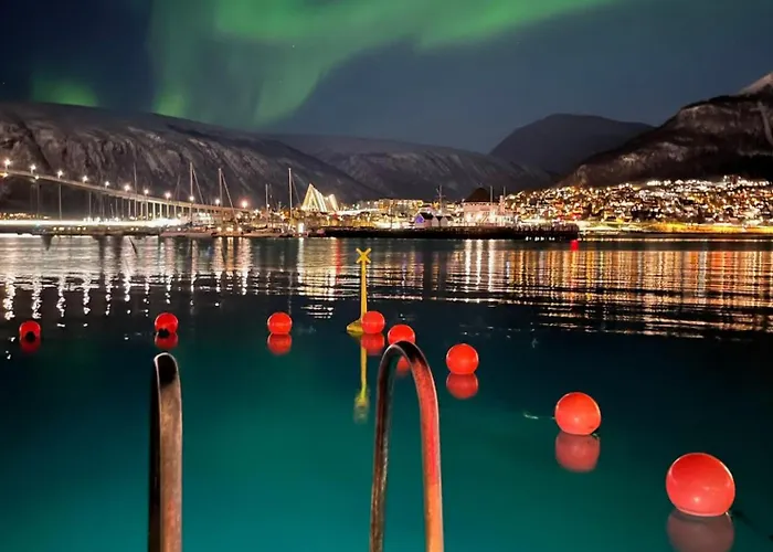 Five - Boutique טרומסה