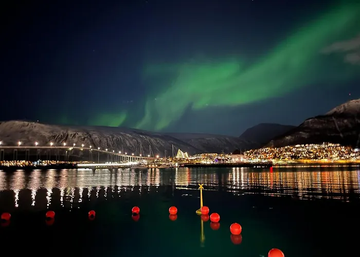 Five - Boutique טרומסה